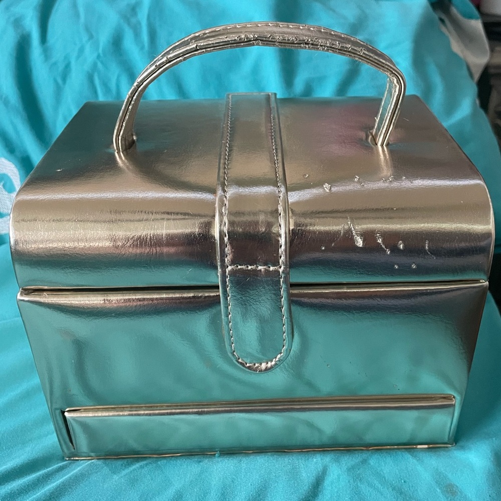 Jewelry Gold box with ring compartments (light damage)